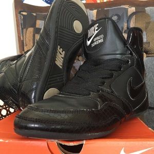 Size 6 Nike Greco Supremes